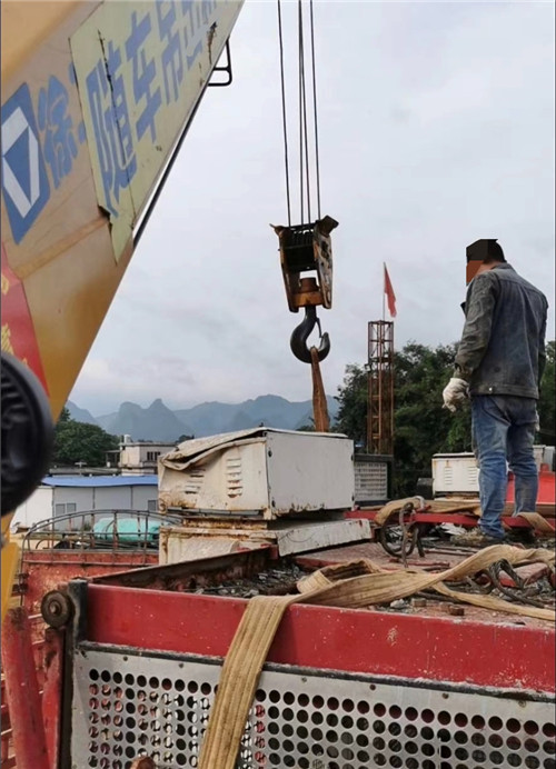 江油市大件吊装搬运设备常用的施工手势信号解答