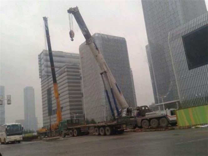 江油市“自动找平”—— 吊车的 “平地神器” 技术