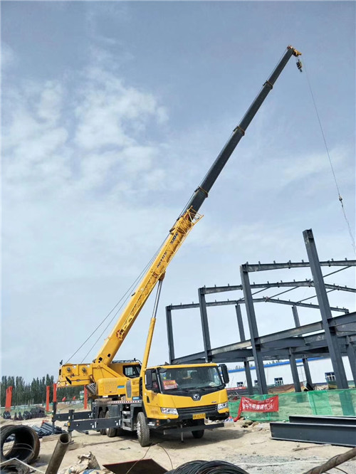 江油市超高层建筑钢结构吊装案例